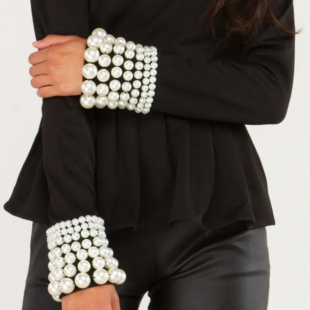 Akira "Audrey" Pearl Sleeve Blouse - Picture 4 of 6